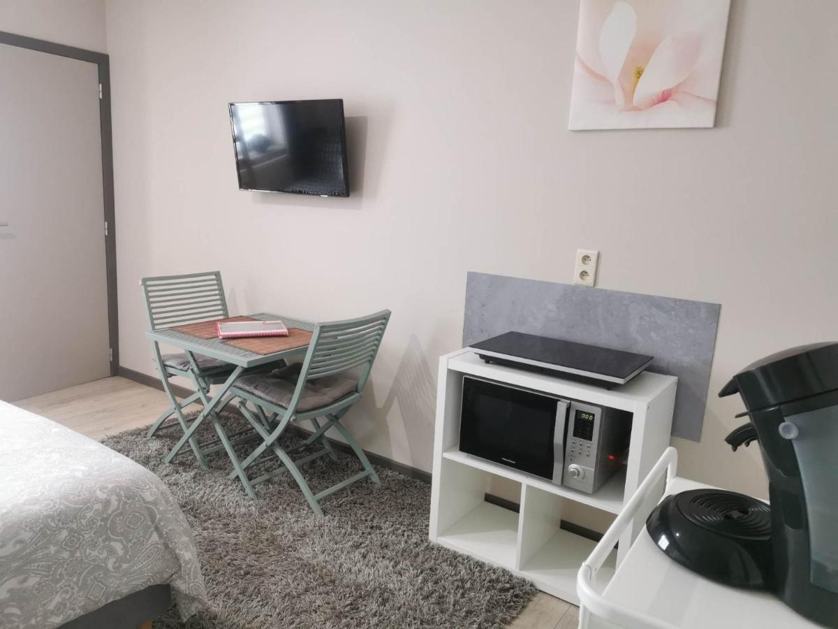 Les Petits Nids De Nina 2 Lägenhet Fosses-La-Ville Exteriör bild
